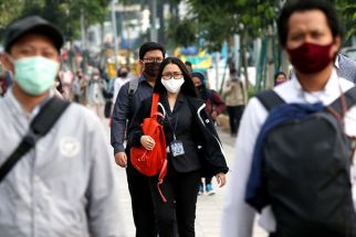 Jokowi Memperbolehkan Lepas Masker di Ruang Terbuka, Pakar Epidemiologi: Terlalu Dini! - JPNN.com Jabar