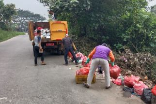 Pemkab Agam Olah Limbah Plastik Jadi BBM yang Sudah Lolos Uji Labor Sucofindo - JPNN.com Sumbar