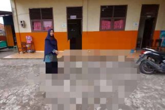 Halaman Sekolah Mendadak Banjir Darah di Pagi Hari, Ibu dan Anak Ditikam, Suasana Mencekam - JPNN.com Jatim