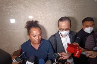Pengacara Deolipa Yumara Melawan, Pencabutan Kuasa Bharada E Cacat Formal - JPNN.com Sultra