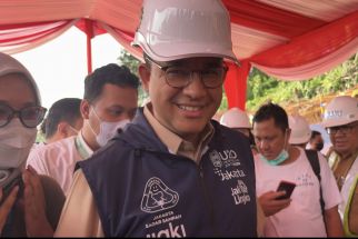 Ekspresi & Jawaban Anies ketika Ditanya soal Pilpres 2024: Tersenyum, Hormat, Genit - JPNN.com Jakarta