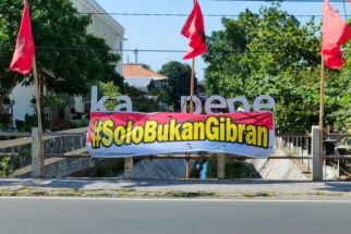 Spanduk 'Solo Bukan Gibran' Bertebaran - JPNN.com Jateng