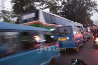 QRIS Bikin Sopir Angkot Kota Padang Terhindar dari Pemalakan - JPNN.com Sumbar