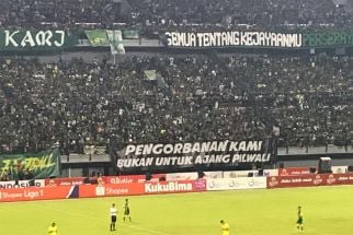 Para Suporter Bola Se-Jatim, Siap-siap, LIB Mulai Uji Coba Penonton di Stadion - JPNN.com Jatim