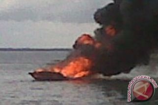 Gara-gara Puntung Rokok, Kapal KM Sabuk Nusantara 91 di Masalembu Terbakar, 1 Orang Tewas    - JPNN.com Jatim