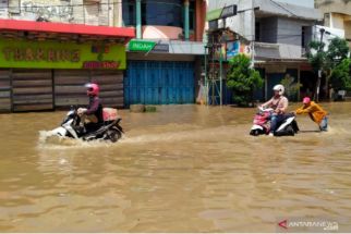 Banjir Bandang di Sumedang, Seorang Anak Hanyut Terbawa Arus - JPNN.com Jabar