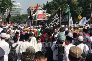 Ruhut Sentil Pedas Aksi Bela Islam 2503, Novel Singgung Janji Potong Kuping - JPNN.com Sultra