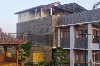Punya Piutang Pajak di Atas Tiga Tahun, Bapenda Pasang Plang Teguran di Sejumlah Rumah Mewah di Kota Bogor - JPNN.com Jabar