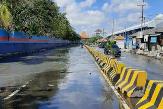 Super Blood Moon, Jalan Pesisir Surabaya Dilanda Banjir Rob - JPNN.com Jatim