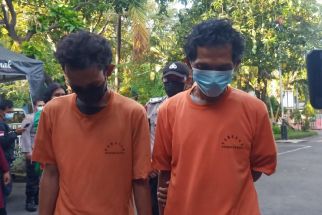 Bingung Beli Rokok, Dua Orang Ini Malah Jadi Bulan-Bulanan Warga - JPNN.com Jatim