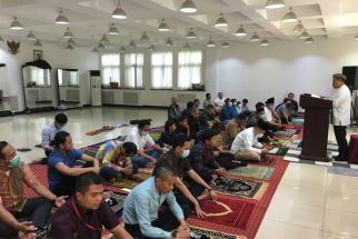 China Tutup Masjid, KBRI Tarawih di Aula - JPNN.com Sultra