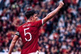 Diejek Fans MU, Maguire dapat Pembelaan dari Van de Beek - JPNN.com Sumbar