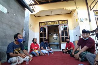 Tiga Anak Korban Debt Collector Jadi Yatim, Perbekel Kubutambahan: Kami Ikut Sedih! - JPNN.com Bali