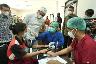 Tinjau Vaksinasi di Klungkung Bali, Bamsoet Tegaskan Vaksinasi Kunci Atasi Pandemi - JPNN.com Bali