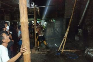Bangunan Oven Terbakar, 5 Ton Tembakau Warga Praya Timur Ludes - JPNN.com Bali