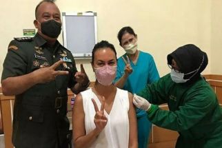 Sophia Latjuba Pamer Vaksin di RSAD Udayana, Ini Pesannya - JPNN.com Bali