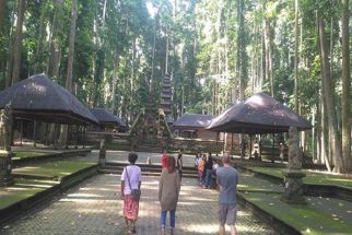 Bendesa IGA Adi Wiraputra: Masyarakat Ingin Taman Wisata Alam Sangeh Jadi Hutan Adat - JPNN.com Bali