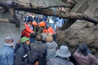 Identitas Korban Tewas Gempa Karangasem Terkuak, Lihat Nih Proses Evakuasinya - JPNN.com Bali