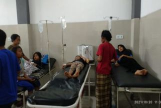 Puluhan Pelajar MI Al-Basiah Keracunan Gorengan, Ini Temuan Polsek Praya Barat - JPNN.com Bali