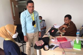 Tersangka Korupsi RSUD KLU Kembalikan Uang Negara Rp 100 Juta ke Kejati NTB - JPNN.com Bali