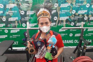 Nengah Widiasih Rebut Emas di Peparnas Papua, Pecahkan Rekor Nasional Angkat Berat - JPNN.com Bali