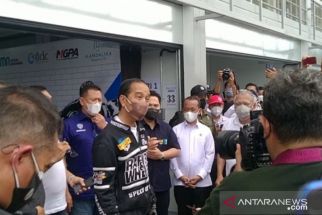 Jokowi Resmikan Sirkuit Mandalika, Jajal Motor Custom W175 Keliling Lintasan - JPNN.com Bali