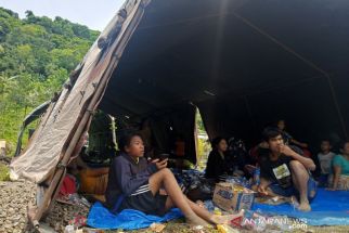Polda NTB Bangun Posko Trauma Healing untuk Korban Banjir Lombok - JPNN.com Bali