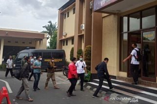 Tersangka Korupsi Dermaga Gili Air Digelandang ke Polda NTB, Lihat Pergerakan Pelaku - JPNN.com Bali