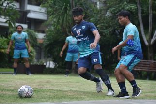 9 Pemain Terpapar Covid-19, Persib Pincang Jelang Bentrok Kontra Persikabo Malam Ini - JPNN.com Bali