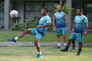 Persib Full Tim Jelang Duel Kontra PSM Makassar, Reaksi Joop Gall Mengejutkan - JPNN.com Bali