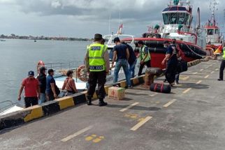 Kapal Ikan Jepang MV Myojin Mori 08 Sandar di Benoa, 12 ABK Karantina di Sanur - JPNN.com Bali