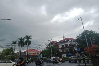 Prakiraan Cuaca Kamis (7/4): 8 Kabupaten Diguyur Hujan, Suhu Udara di Bangli Naik Tipis  - JPNN.com Bali