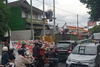 Alat Berat di TPA Suwung Rusak, Sampah di TPS Meluber ke Jalan, Jijik - JPNN.com Bali