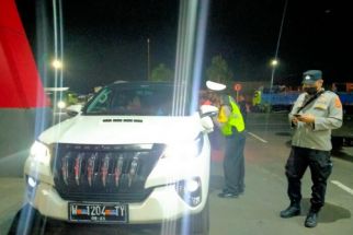 Polisi Jembrana Cek Pemudik dengan Aplikasi Canggih, Begini Alurnya - JPNN.com Bali