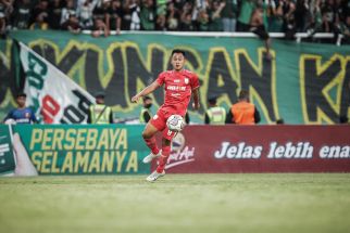 Samsul Arif Jadi Korban Sorakan Suporter Persebaya, Reaksinya Tak Terduga - JPNN.com Bali