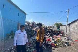 Denpasar Pusing Tumpukan Sampah di TPS Menggunung, Sekda Turun Gunung - JPNN.com Bali
