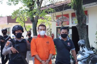 Desertir Polisi di Jembrana Diciduk saat Tepergok Bakar BB, Lihat Tatapannya, Sinis - JPNN.com Bali