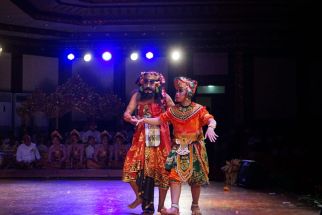 Seniman Lansia Bawakan Tarian Gong Kebyar, Aksinya di Panggung PKB Amazing - JPNN.com Bali