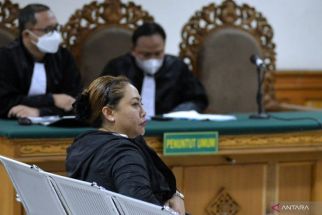 Kasus DID Bikin Eks Bupati Eka Tak Berkutik, Lihat Wajahnya saat Divonis 2 Tahun - JPNN.com Bali
