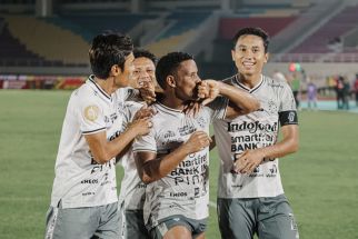 Penalti Eber Bessa Antarkan Bali United Bekuk Persita, Taktik Teco Layak Disorot - JPNN.com Bali