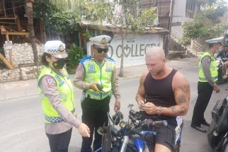 Turis Asing di Bali Doyan Melanggar Lalu Lintas, Data Kepolisian Mencengangkan - JPNN.com Bali