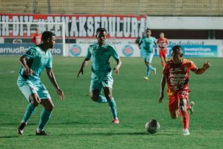 Irfan Jaya Jajal Peran Playmaker, Ungkap Alasan Gagal Bungkam Madura United, Ternyata - JPNN.com Bali
