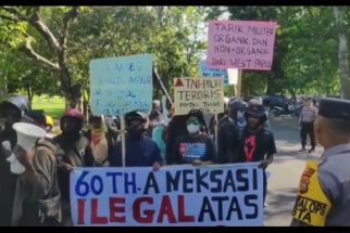Hari Buruh di Bali Ricuh, Massa AMP dan PGN Bentrok, Polisi Bergerak - JPNN.com Bali