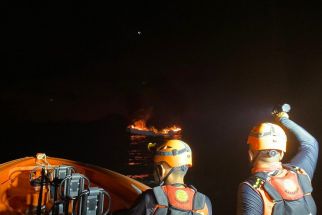  KM Bandar Nelayan 271 Terbakar di Perairan Selatan Uluwatu Bali, Begini Kronologinya - JPNN.com Bali