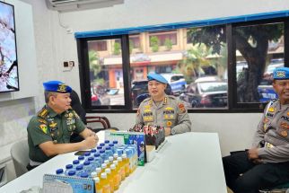 TNI Berpangkat Kolonel Datangi Propam Polda Bali, Lihat Tuh - JPNN.com Bali