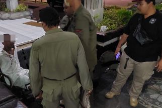 Negro Amerika Bikin Keributan di Bandara Ngurah Rai, Pamer Kelamin, Gempar - JPNN.com Bali