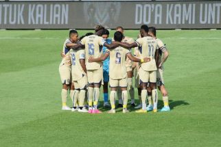 Arema FC Gelar Tahlil & Doa Seusai Menang di Bali, Respons Fernando Valente Mengejutkan - JPNN.com Bali