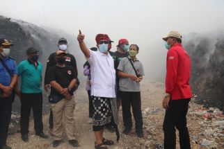 TPA Mandung Terbakar, Bupati Sanjaya Bentuk Tim Terpadu Siaga Bencana - JPNN.com Bali