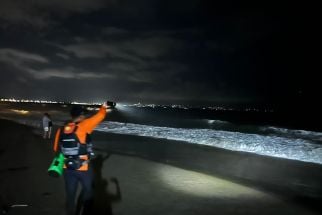 Rofiki Terseret Arus dan Tenggelam di Pantai Berawa Bali, Evakuasi Terhalang Jarak Pandang - JPNN.com Bali