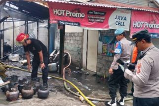 30 Bangunan di Kesiman Kertalangu Denpasar Terbakar, 15 Unit Damkar Turun Tangan - JPNN.com Bali